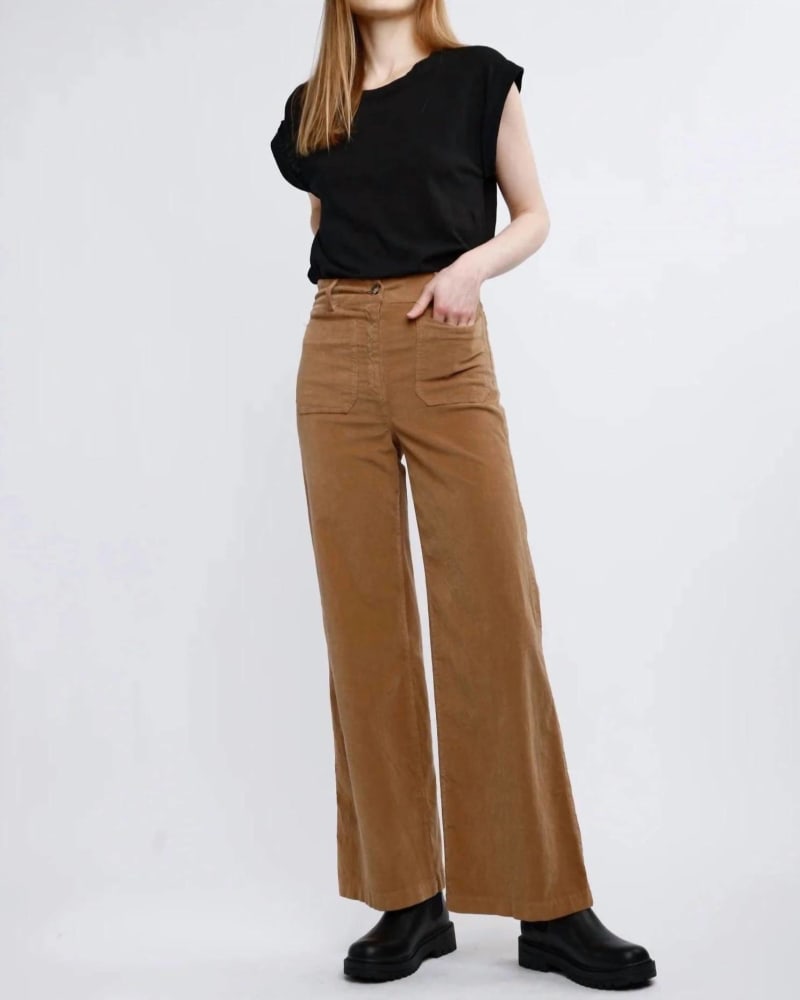 Front of a model wearing a size lrg Everly Front Pocket Pant In Camel in Camel by Self Contrast. | dia_product_style_image_id:353752